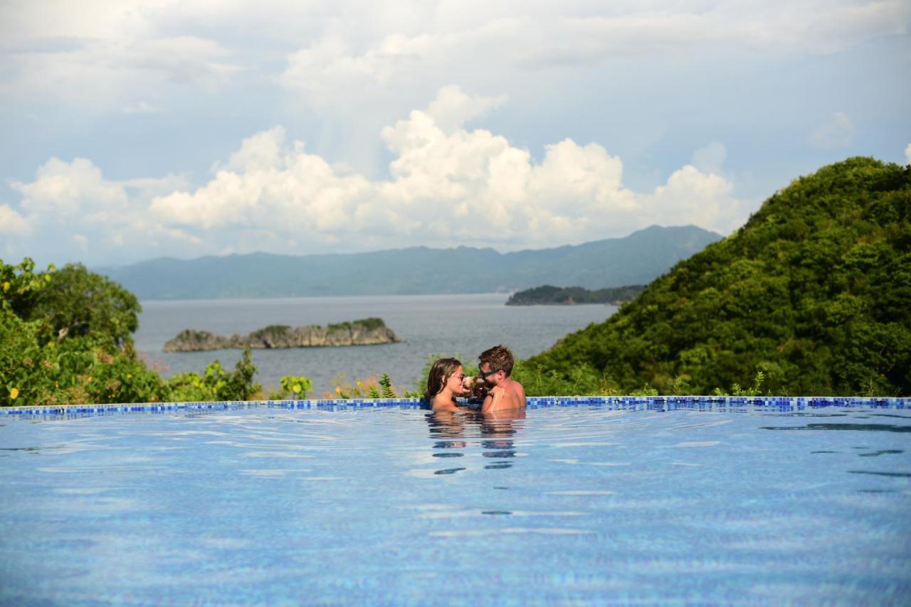 Tugawe Cove Resort Colongcocon Extérieur photo