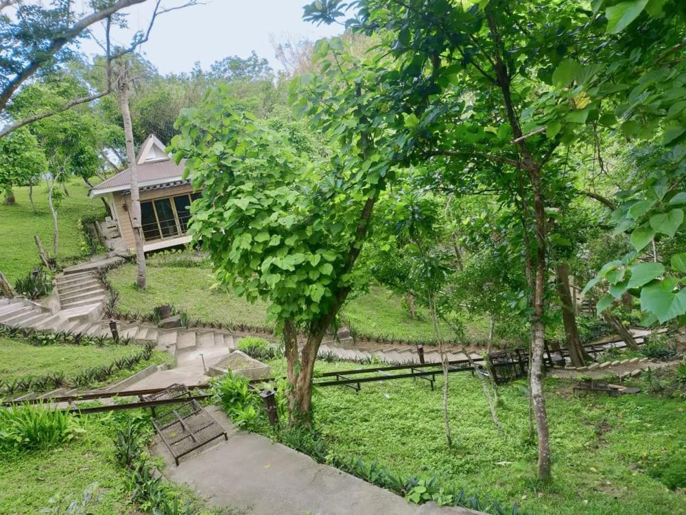 Tugawe Cove Resort Colongcocon Extérieur photo