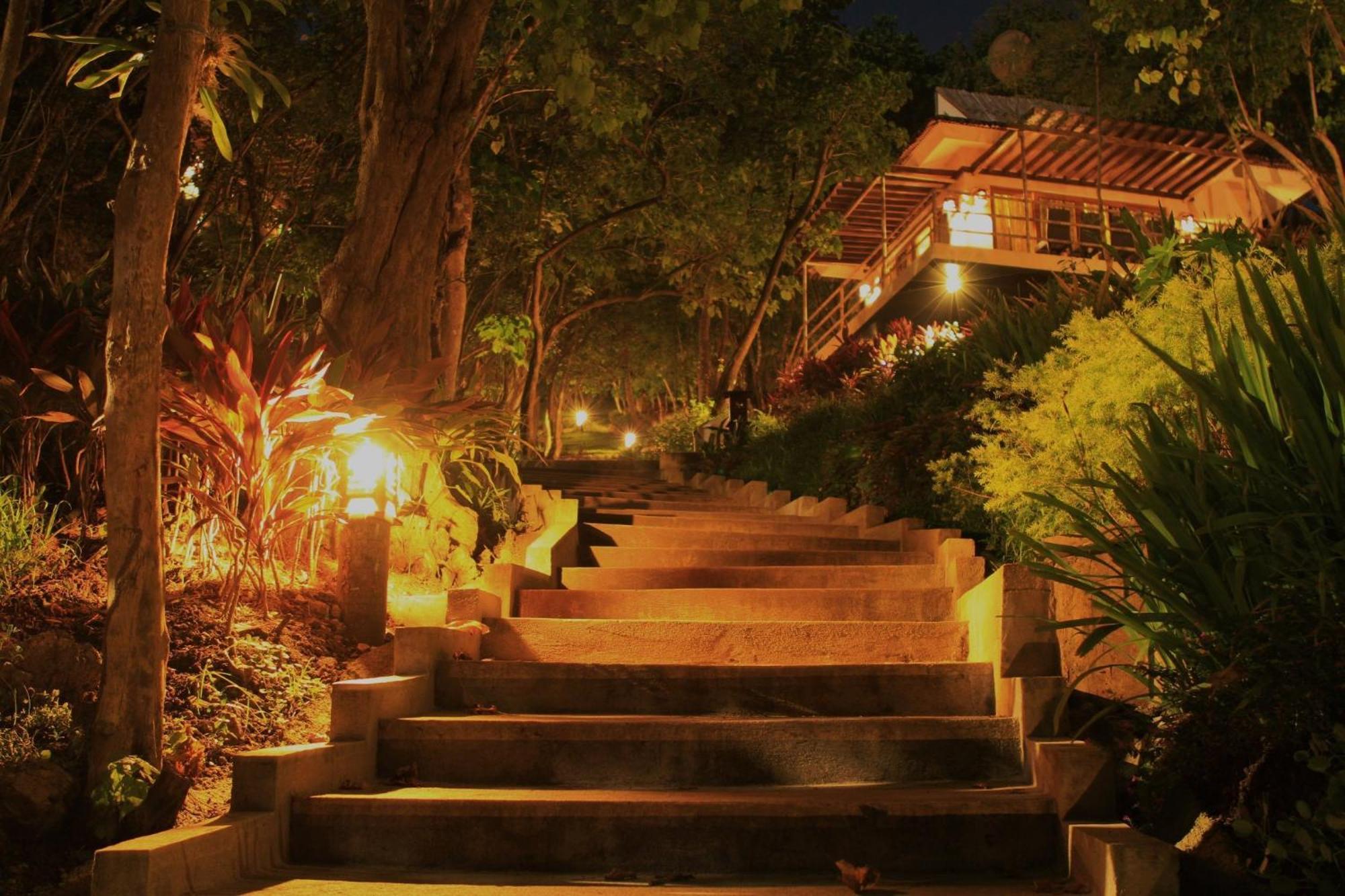 Tugawe Cove Resort Colongcocon Extérieur photo