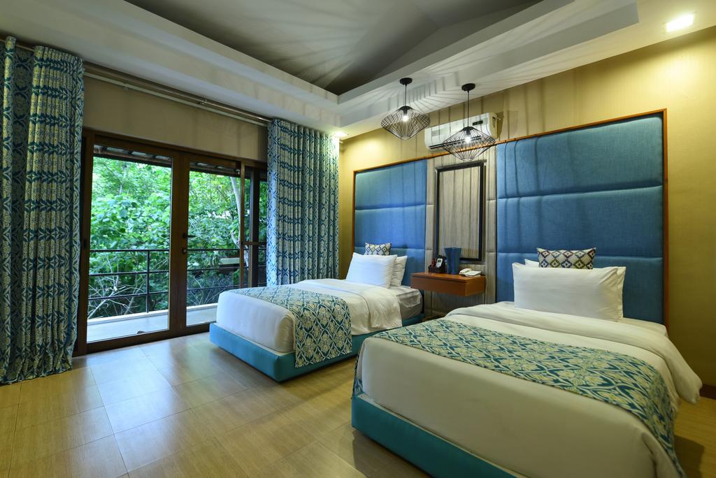 Tugawe Cove Resort Colongcocon Extérieur photo